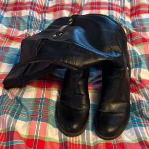 SZ 7 Tommy Hilfiger boots